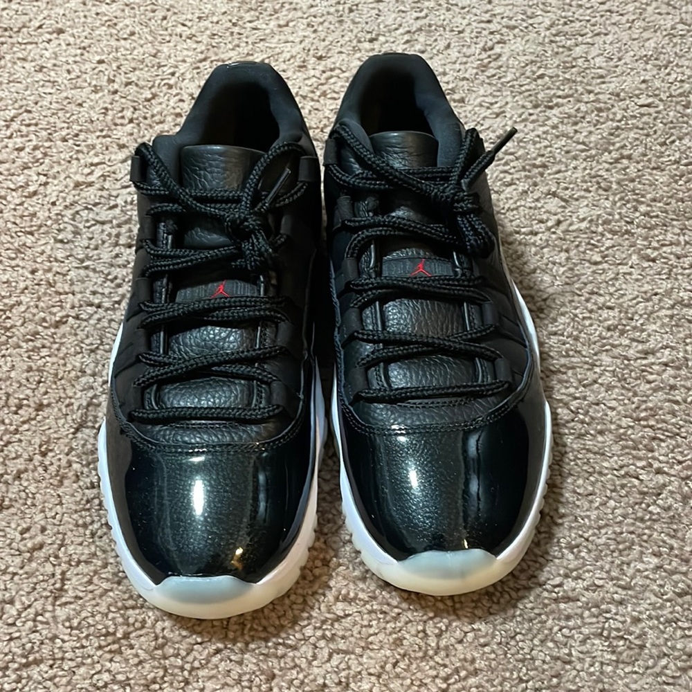 Air Jordan 11 retro size 9.5